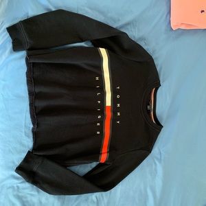Cropped crewneck